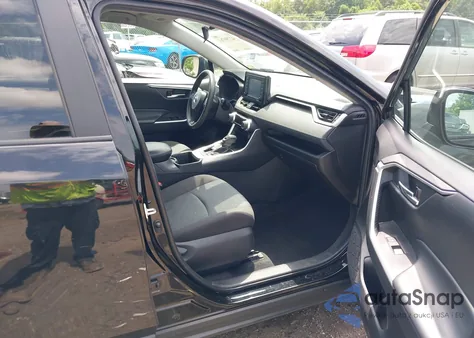 2022 Toyota Rav4 Xle z USA, uszkodzony, nr VIN 2T3P1RFV4NW284609